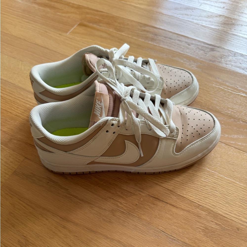 Nike Dunk Low Womens - Picture 2 of 6